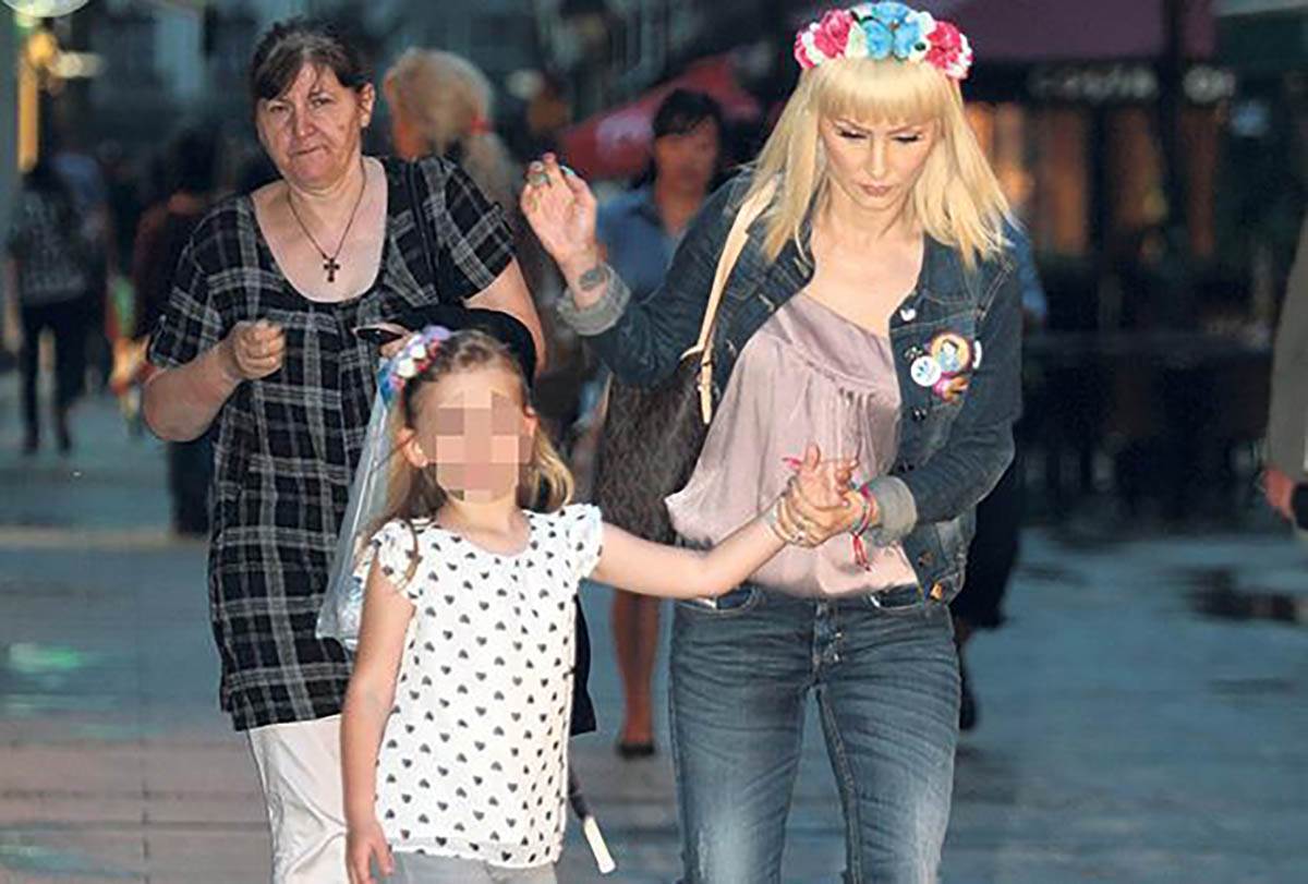 Goca Tržan sa ćerkom Lenom (3).jpg