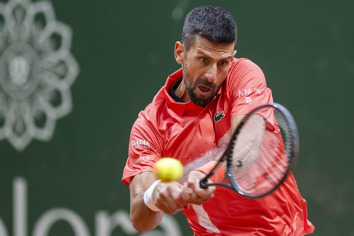 Novak se izvinio publici jer je slomio reket