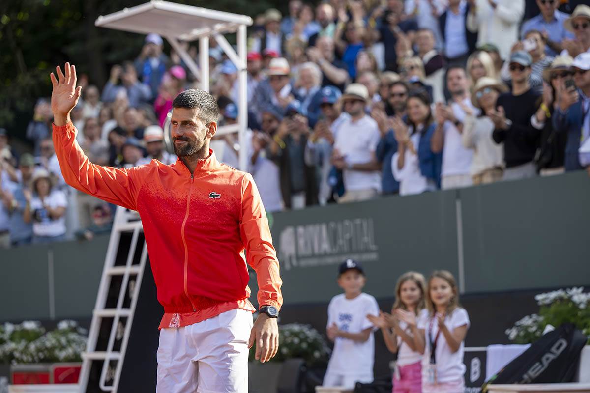 Novak Đoković slavi titulu (5).jpg