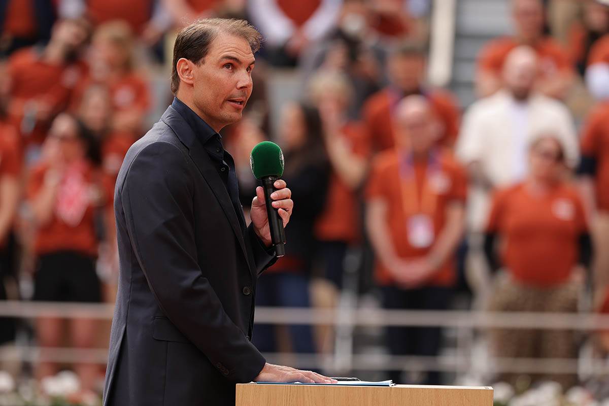 Rafael Nadal oproštaj na Rolan Garosu (10).jpg