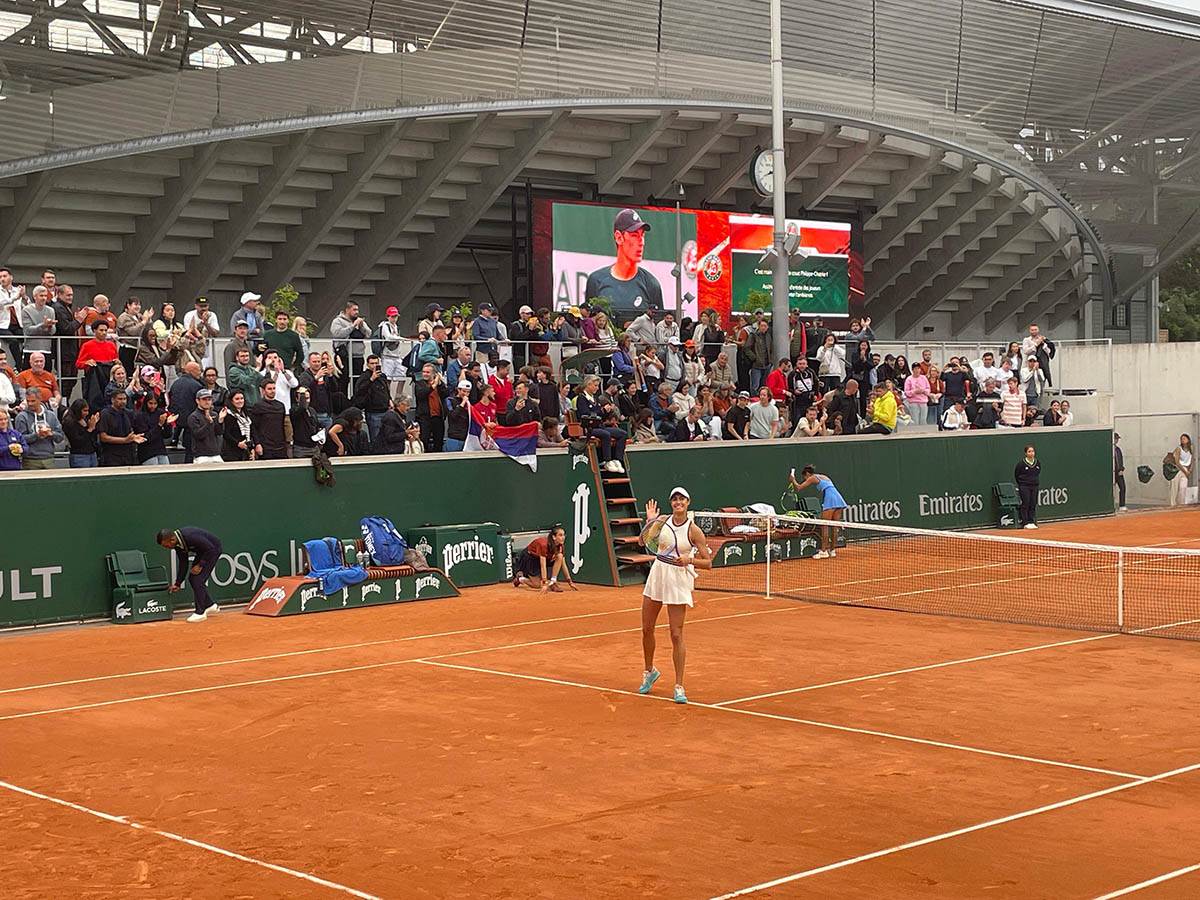 Olga Danilović slavi pobedu (3).jpg