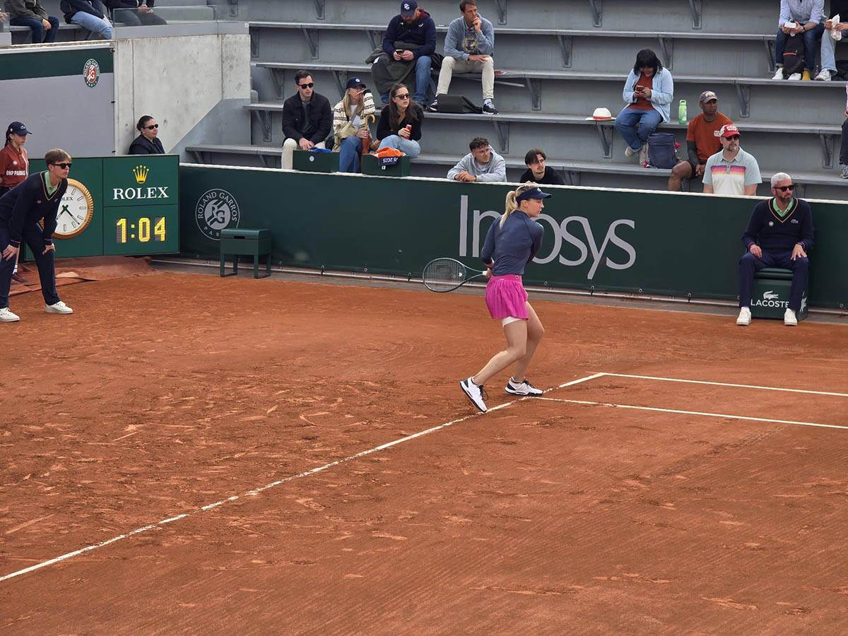 Nina Stojanović predala meč na Rolan Garosu (2).jpg