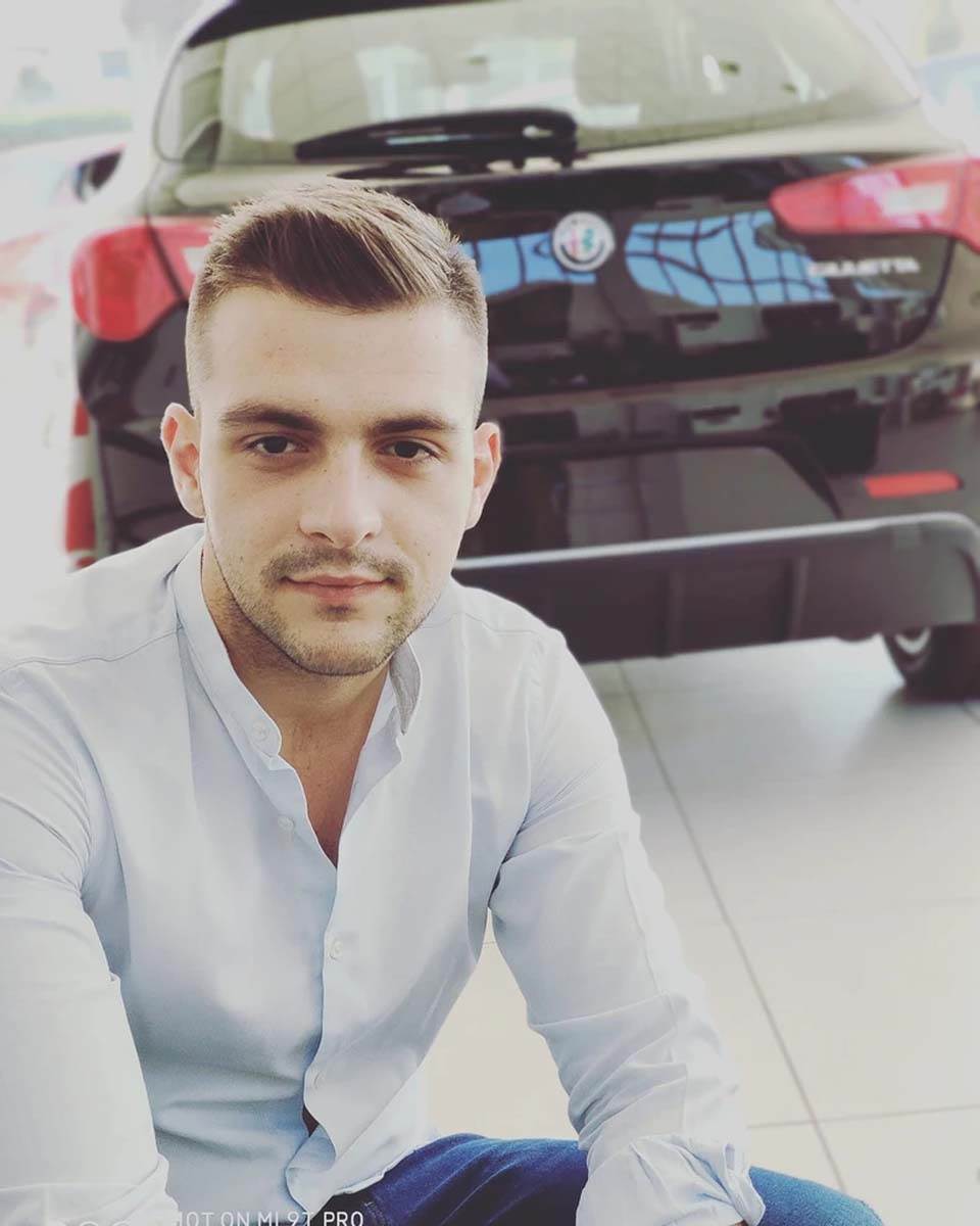 Mladić Stefanos Kemos 1.jpg