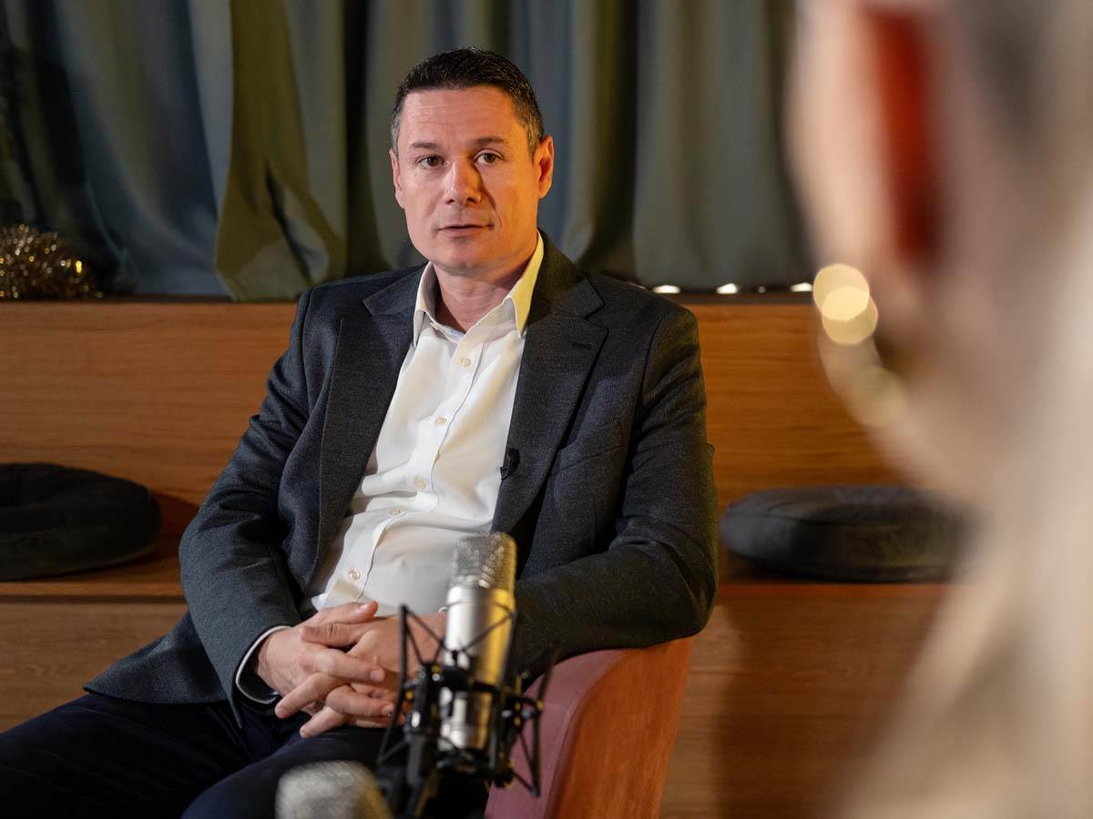 Miloš Đukanović, Jelena Gavrilović, podkast Keš Ekspert 1.jpg