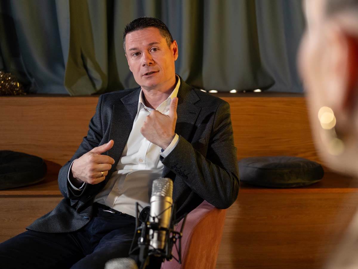 Miloš Đukanović, Jelena Gavrilović, podkast Keš Ekspert 2.jpg