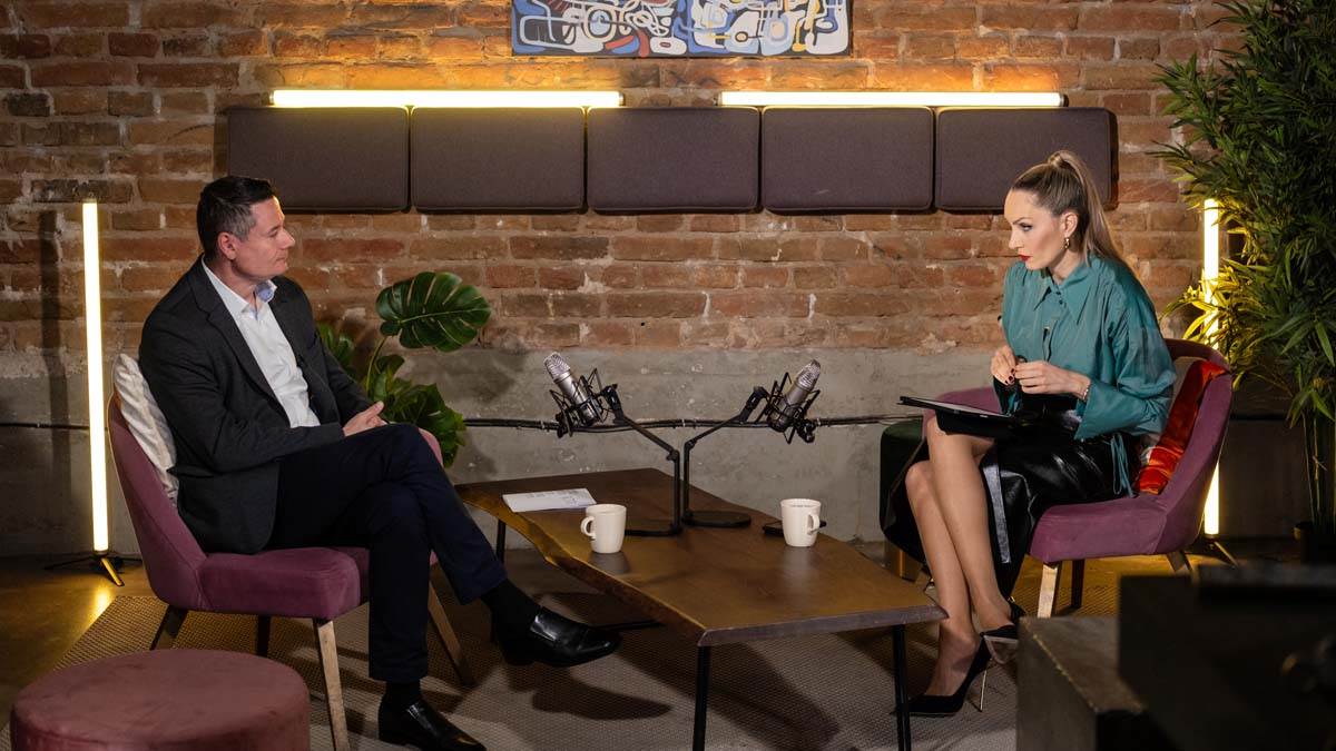 Miloš Đukanović, Jelena Gavrilović, podkast Keš Ekspert 4.jpg