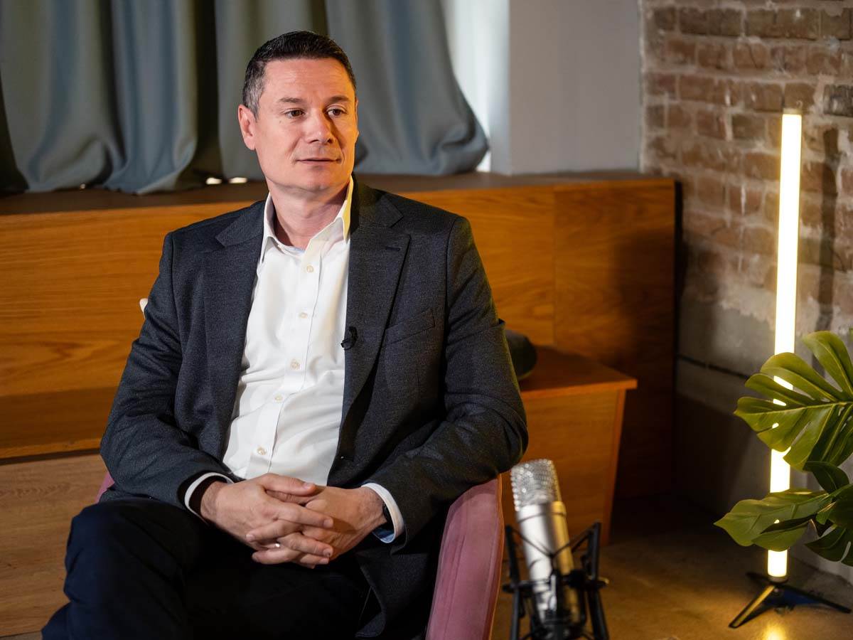 Miloš Đukanović, Jelena Gavrilović, podkast Keš Ekspert 7.jpg