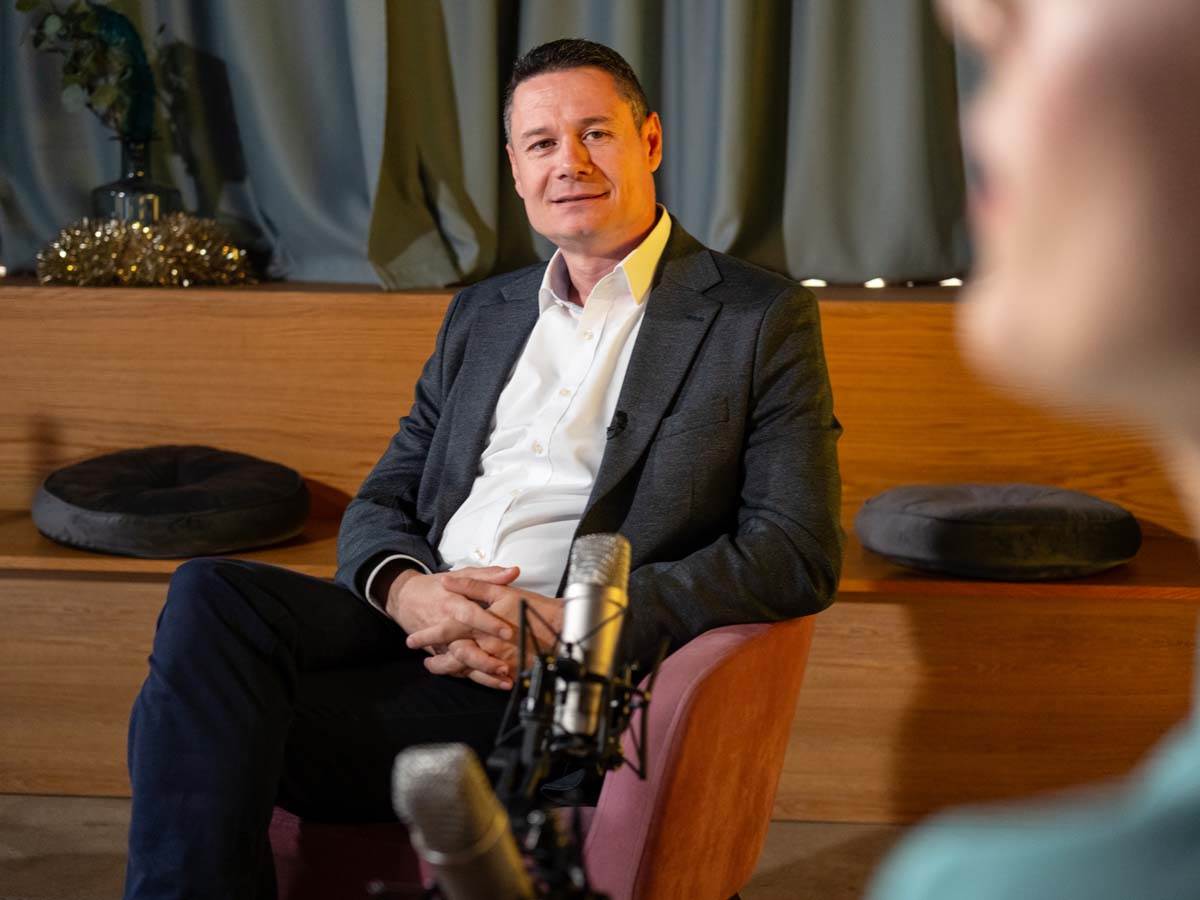 Miloš Đukanović, Jelena Gavrilović, podkast Keš Ekspert 24.jpg