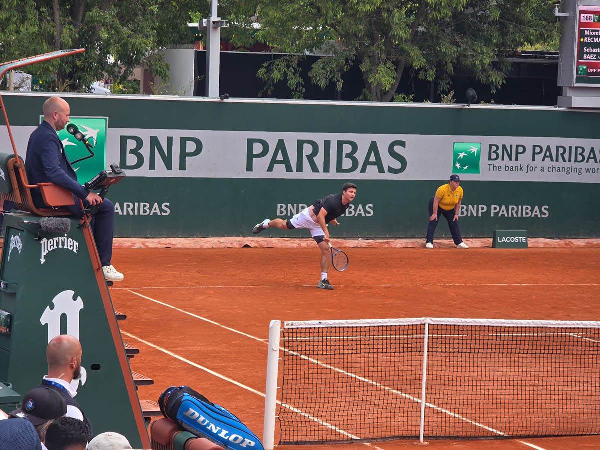 Miomir Kecmanović protiv Sebastijana Baeza (2).jpg