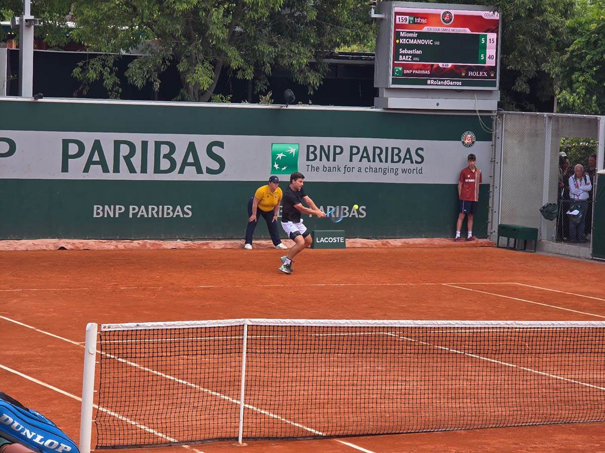 Miomir Kecmanović protiv Sebastijana Baeza (4).jpg