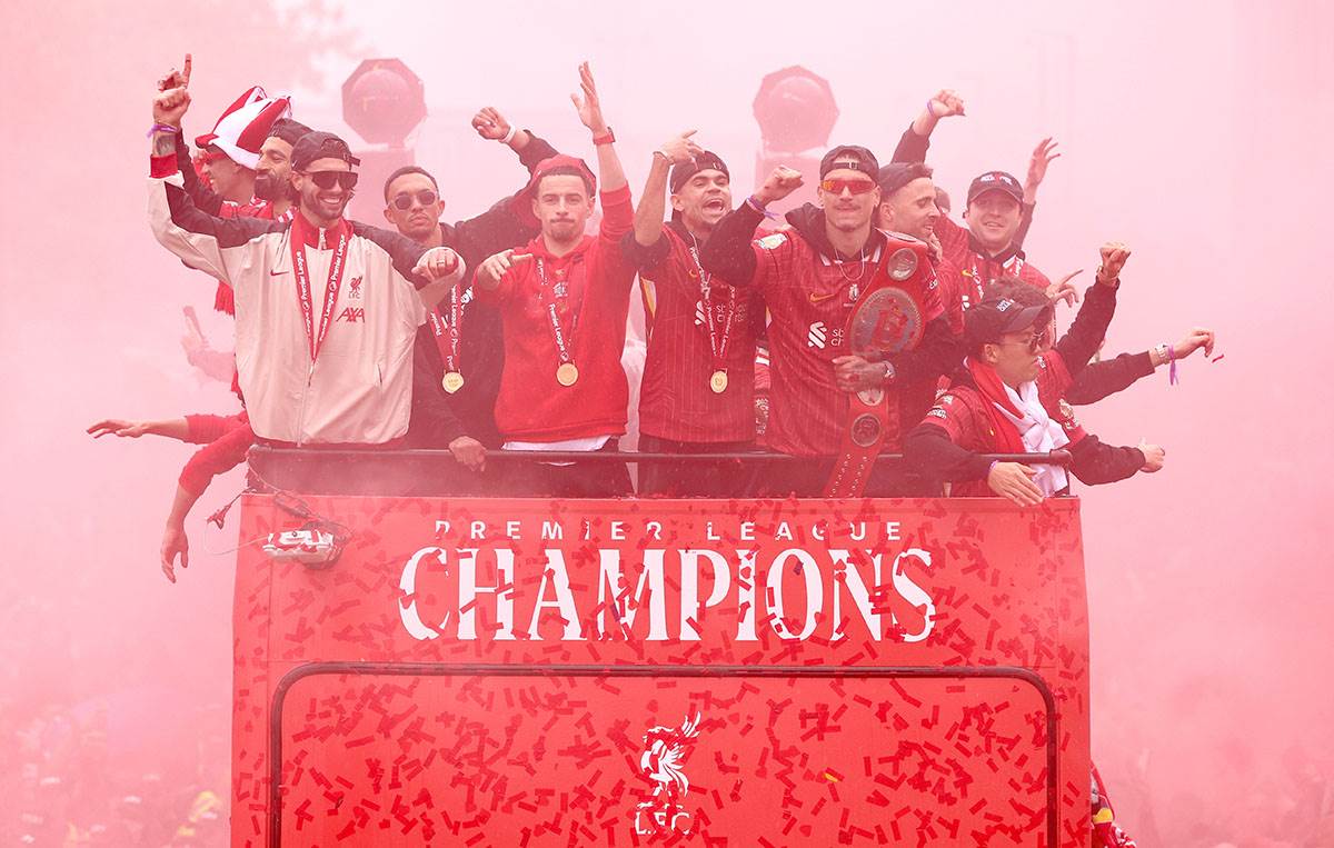 Liverpul šampionska parada (1).jpg