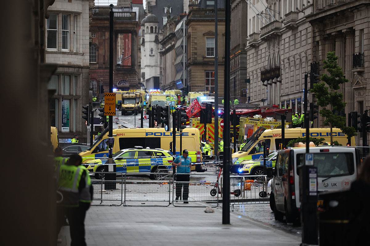 Liverpul šampionska parada (6).jpg