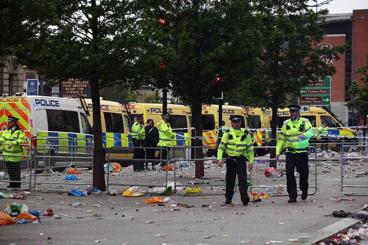 Liverpul šampionska parada (10).jpg