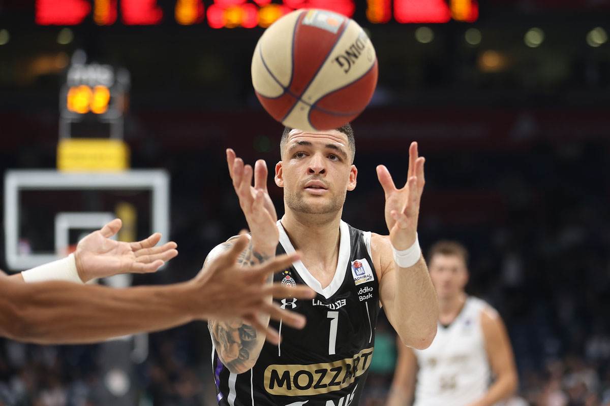 Partizan - Dubai (13).jpg