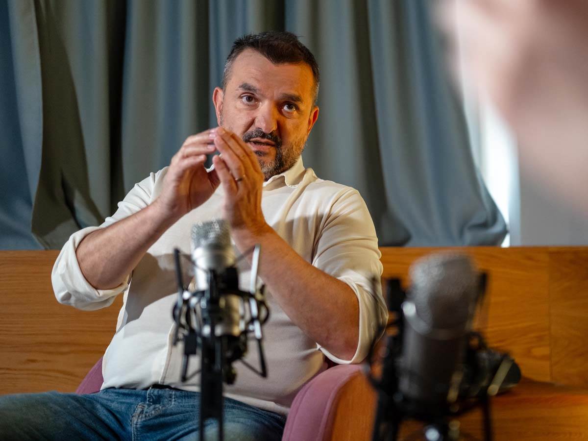 Aleksandar Bogdanović, Jelena Gavrilović, podkast Keš ekspert 3.jpg