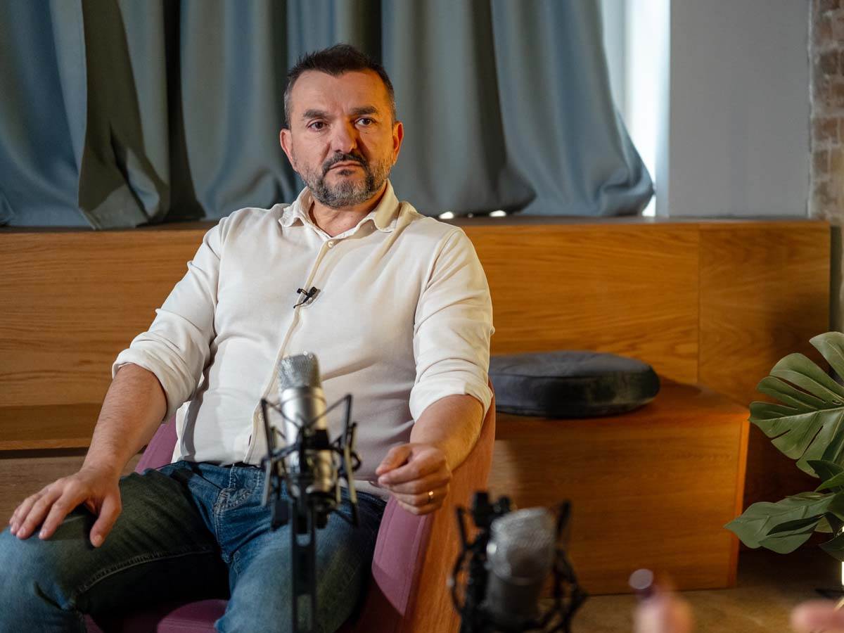 Aleksandar Bogdanović, Jelena Gavrilović, podkast Keš ekspert 4.jpg