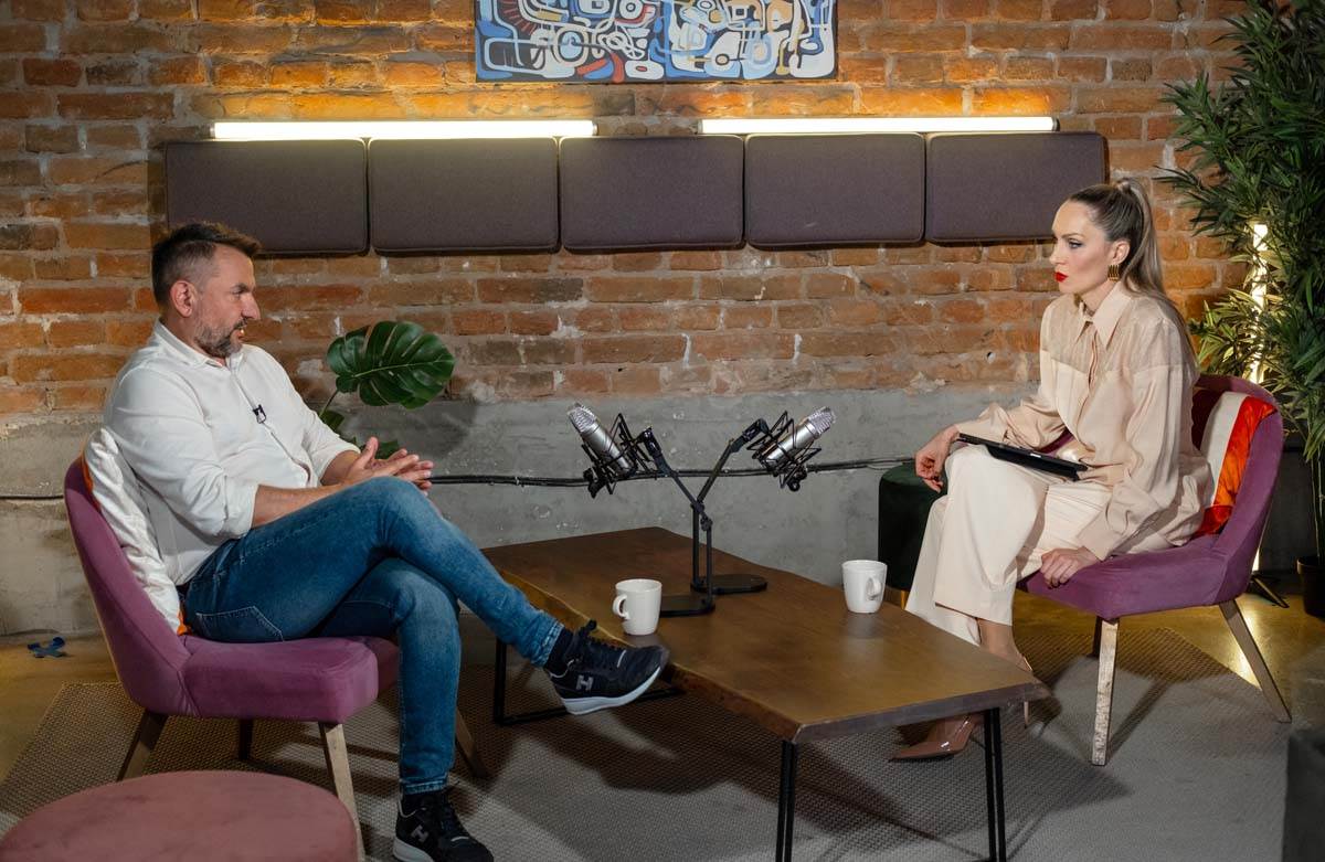 Aleksandar Bogdanović, Jelena Gavrilović, podkast Keš ekspert 6.jpg
