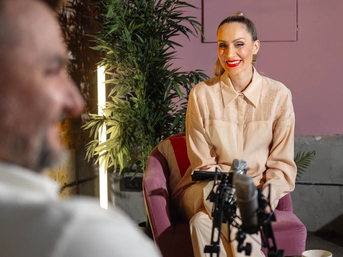 Aleksandar Bogdanović, Jelena Gavrilović, podkast Keš ekspert 10.jpg