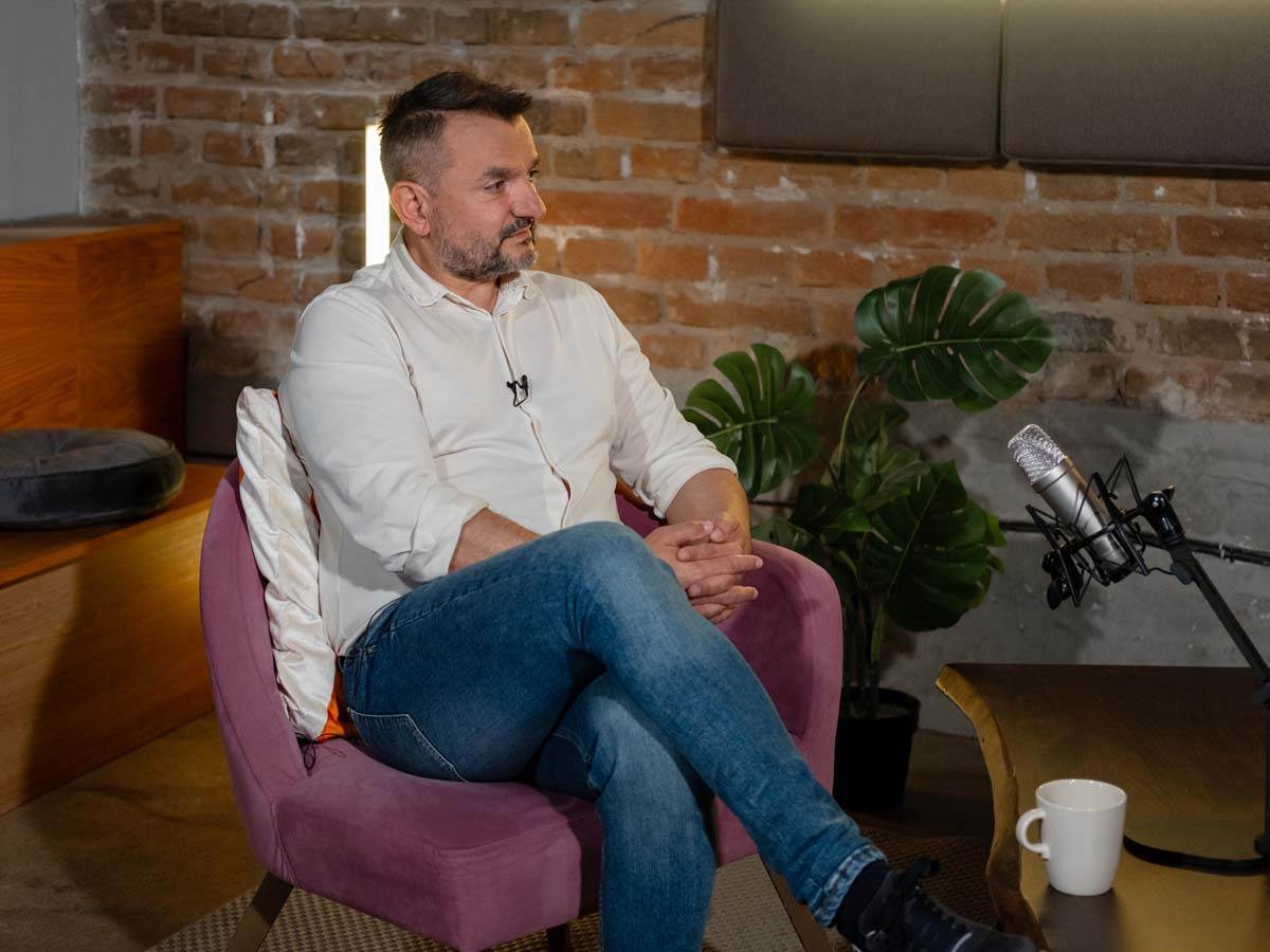 Aleksandar Bogdanović, Jelena Gavrilović, podkast Keš ekspert 17.jpg