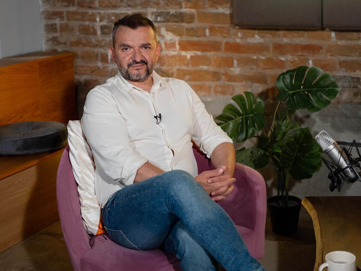 Aleksandar Bogdanović, Jelena Gavrilović, podkast Keš ekspert 18.jpg