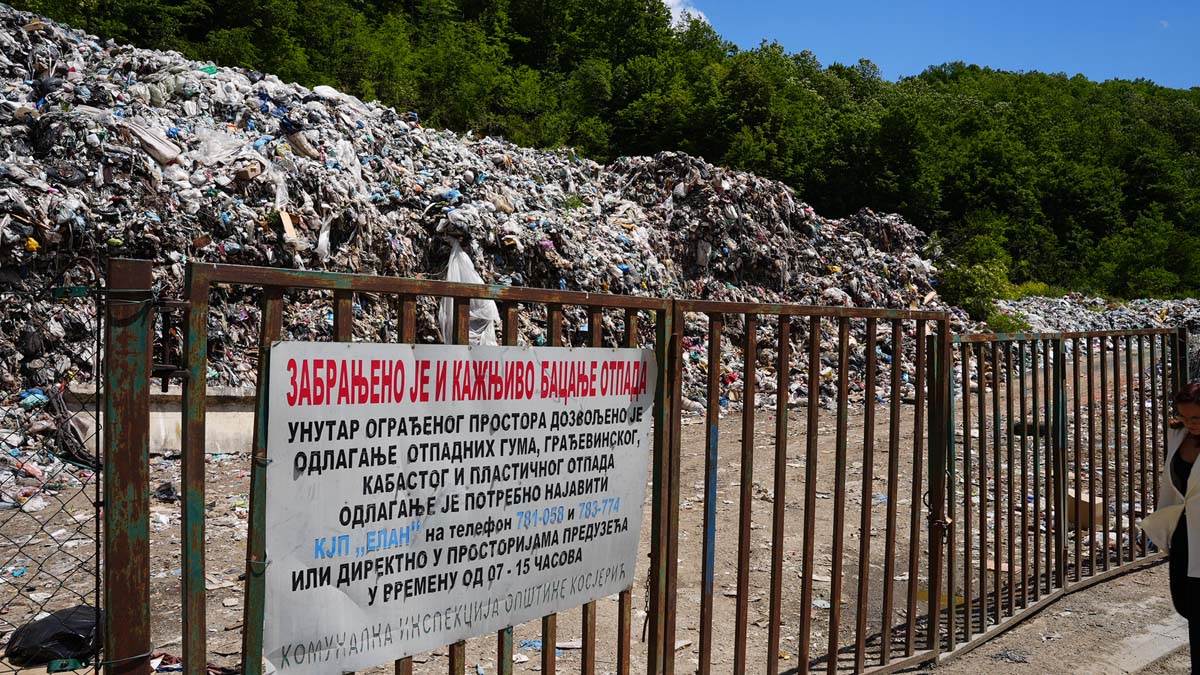 Deponija u Kosjeriću 4.jpg