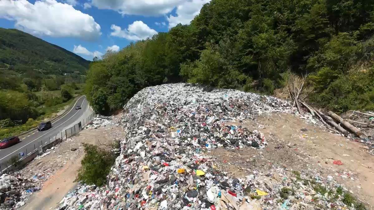 Deponija u Kosjeriću 5.jpg