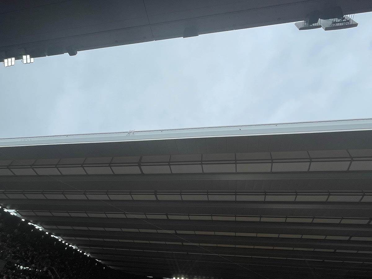 Zatvara se krov na Novakovom meču (5).jpg