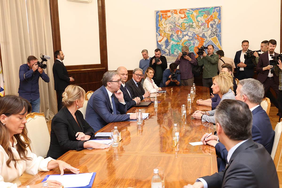 Klaudija Teni Aleksandar Vučić