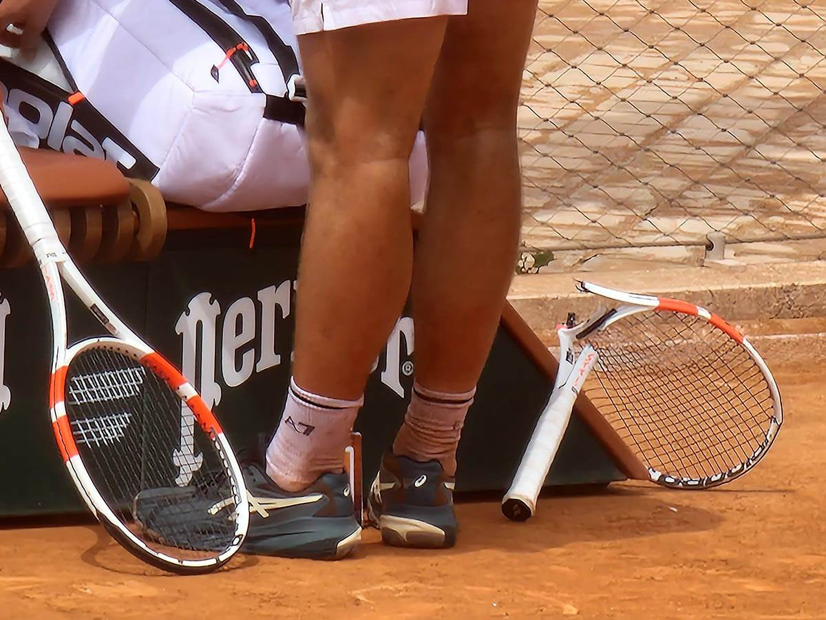 Hamad Međedović slomio reket