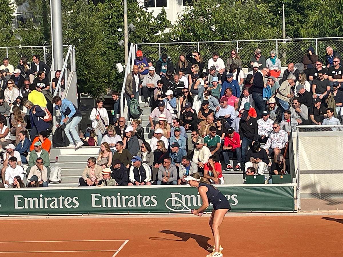 Jan Oblak gleda meč Olge Danilović (2).jpg