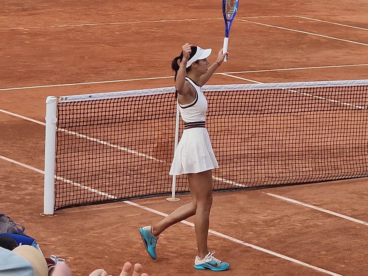 Olga Danilović slavi pobedu (17).jpg