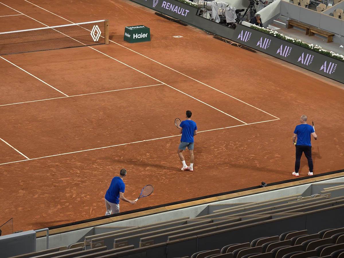 Novak Ðoković trenirao pola sata pre meča (5).jpg