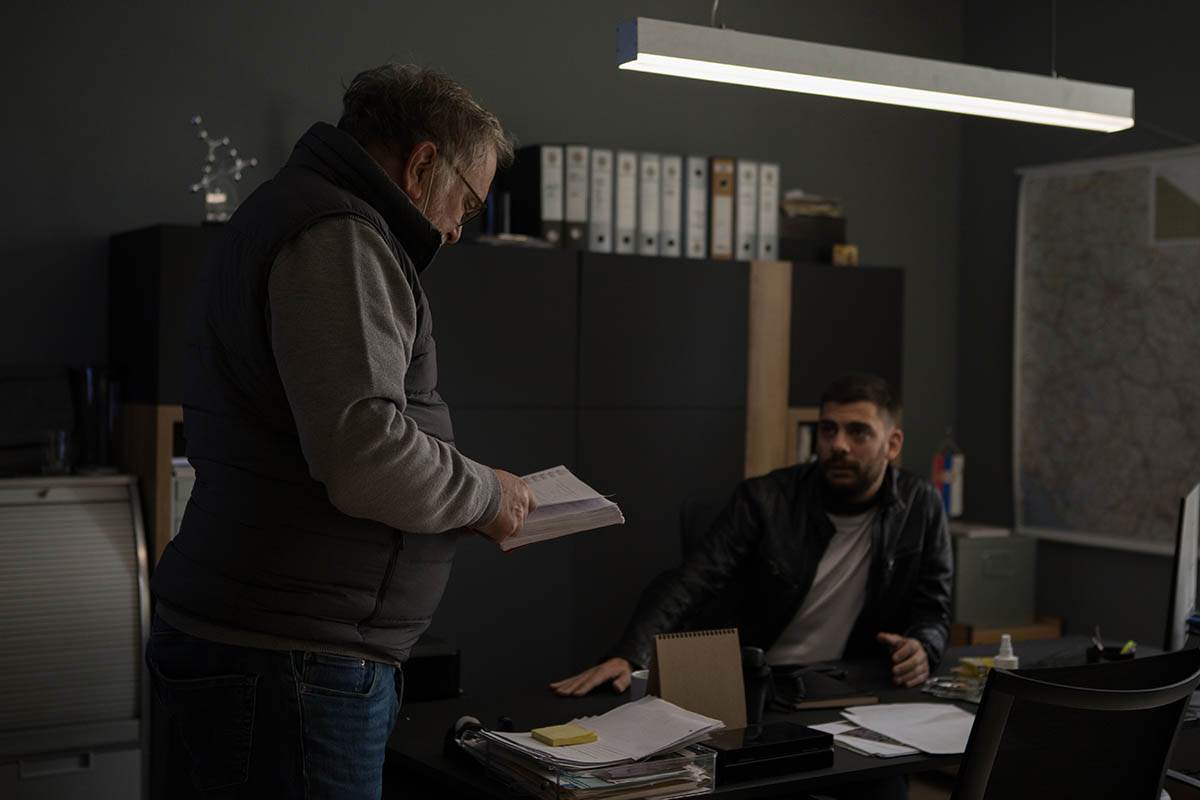 DRŽAVNI SLUŽBENIK - Promo (3).jpg