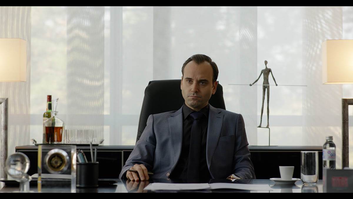 DRŽAVNI SLUŽBENIK - Promo (8).jpg