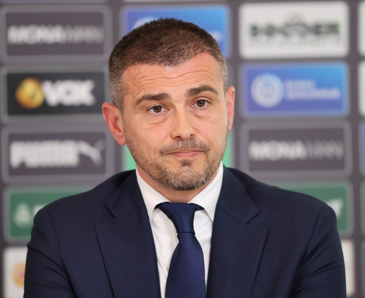 Danko Lazović na konferenciji Partizana