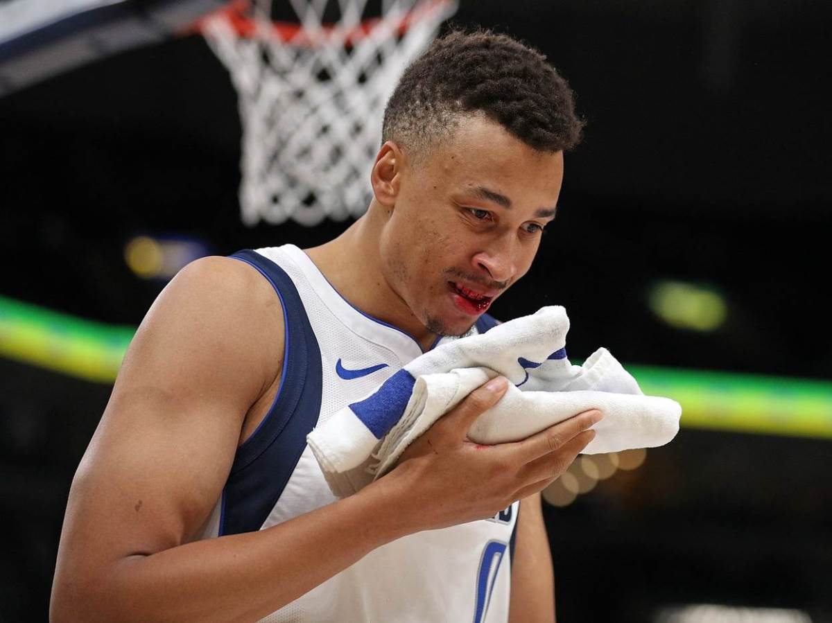 Dante Egzum se briše peškirom