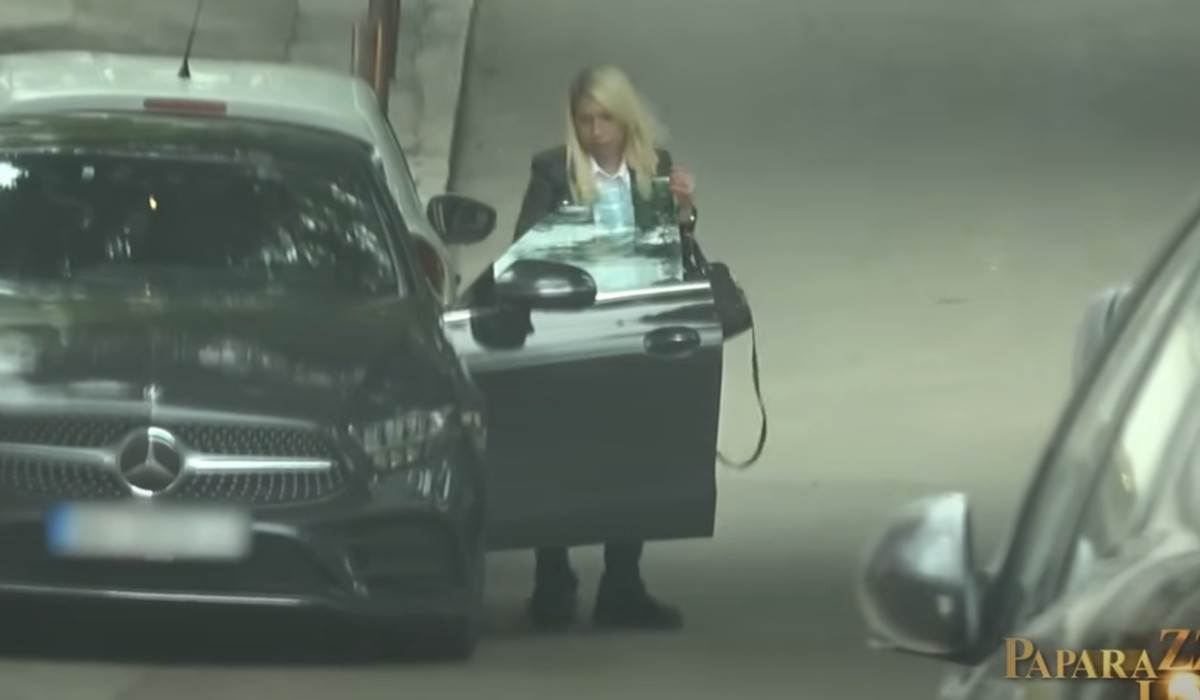 Jovana Jeremić auto mercedes novi stan