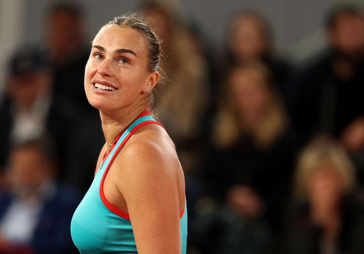 Arina Sabalenka slavi poen na Rolan Garosu