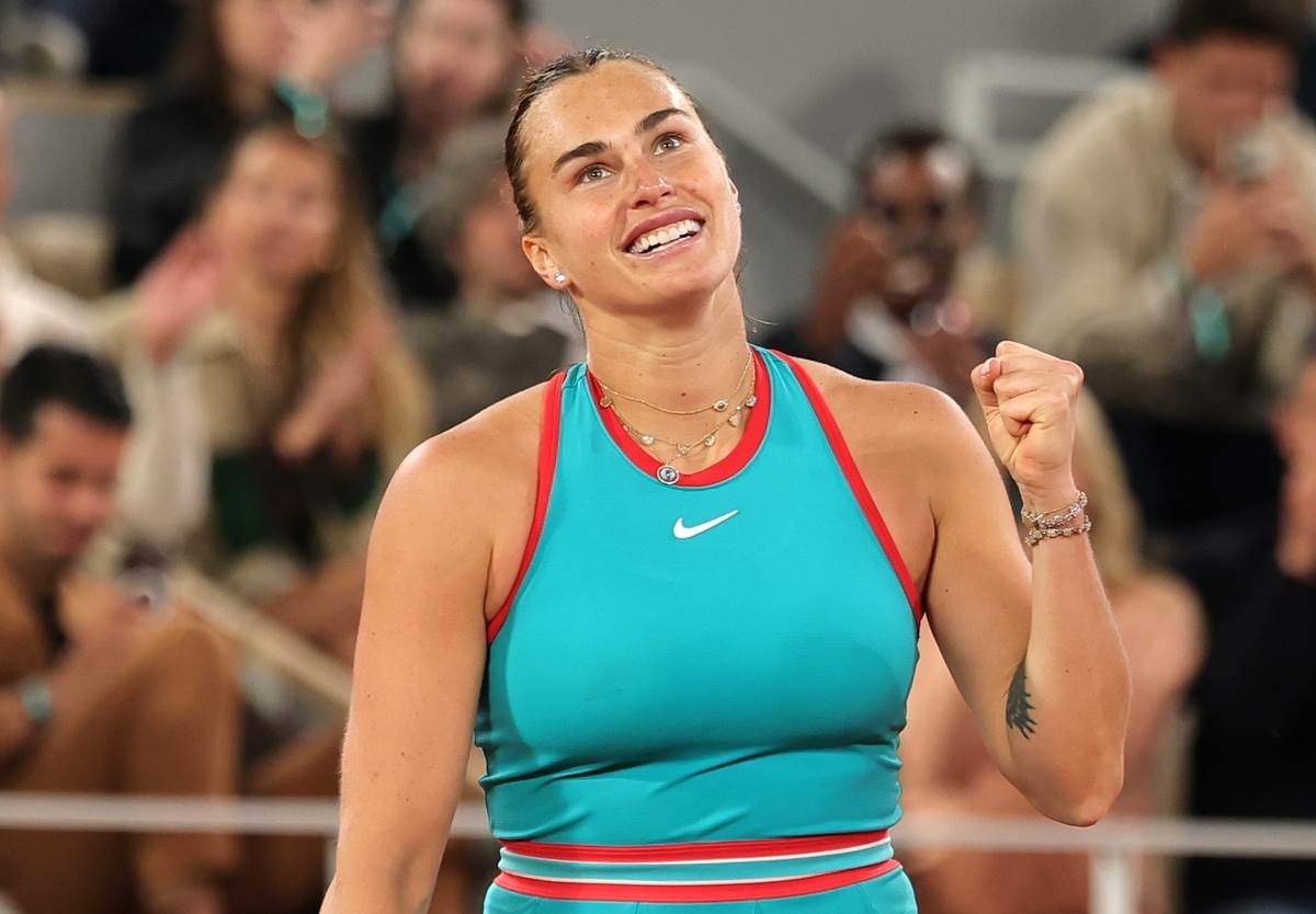 Arina Sabalenka slavi poen protiv Ige Švjontek