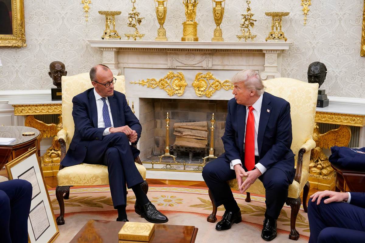 Donald Tramp i Merc  (3).jpg