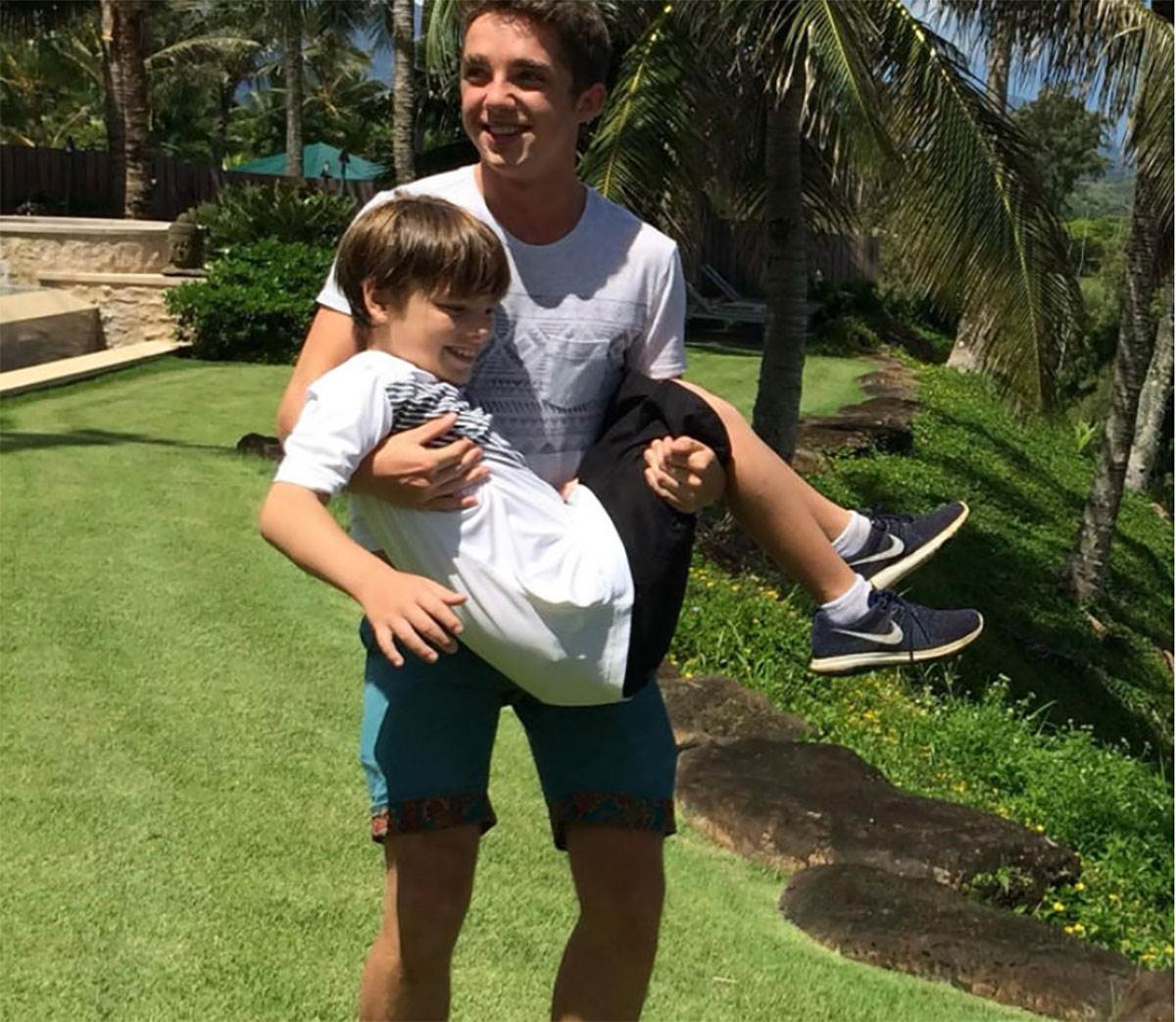 Augustin Džejms Evanđelista, salma hajek (3).jpg