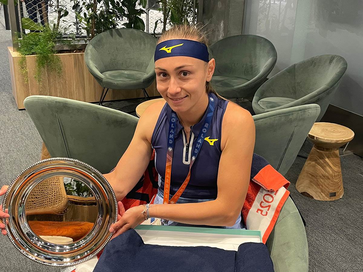 Aleksandra Krunić sa trofejom (1).jpg