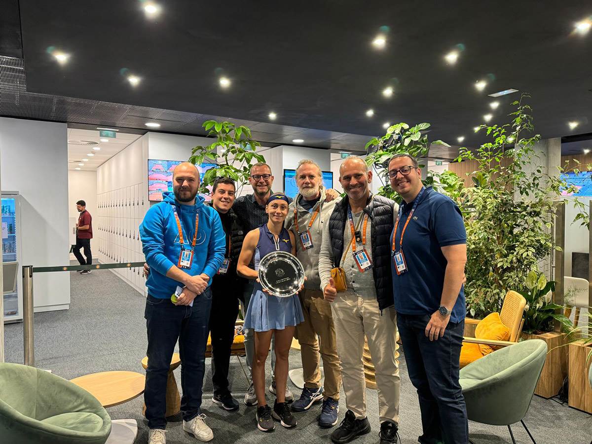 Aleksandra Krunić sa trofejom (4).jpg