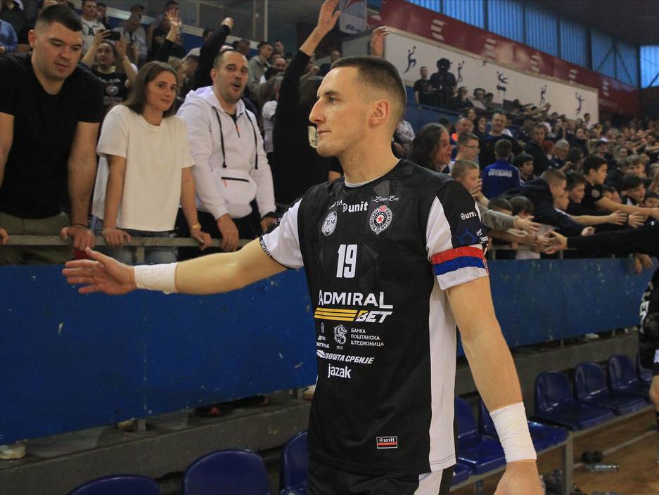 Nikola Zečević sa navijačima Partizana