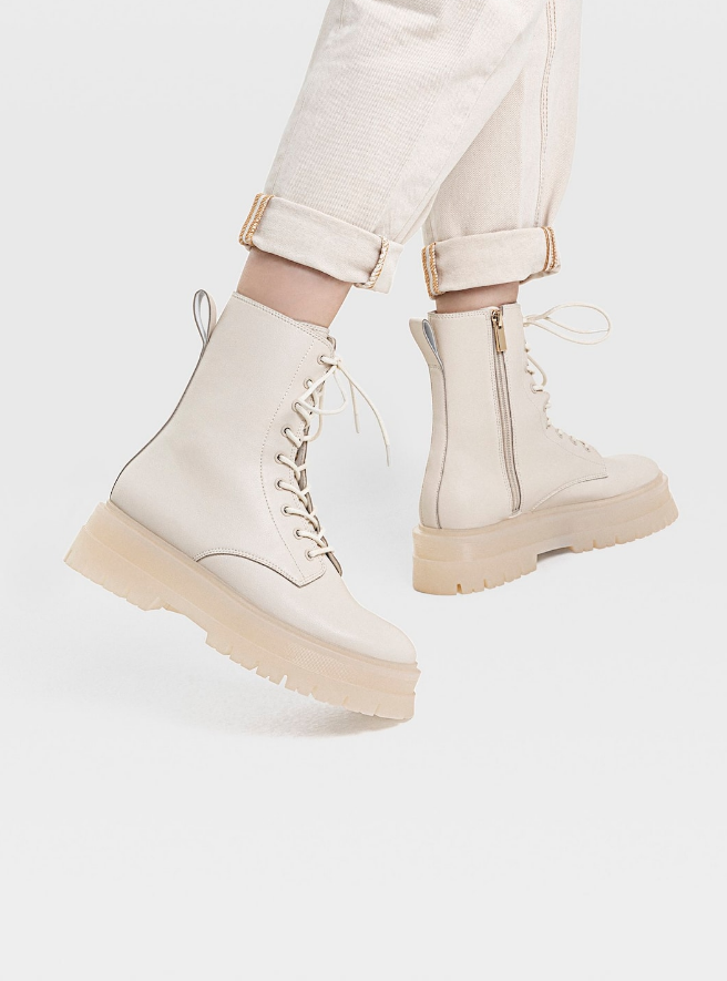 Glomazne čizme u beloj boji