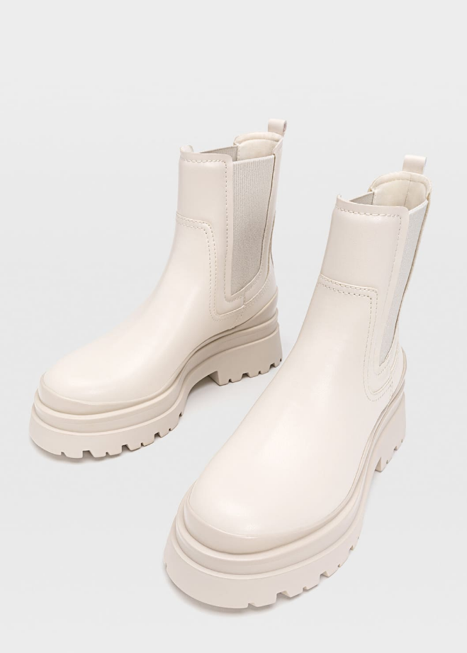 Glomazne čizme u beloj boji