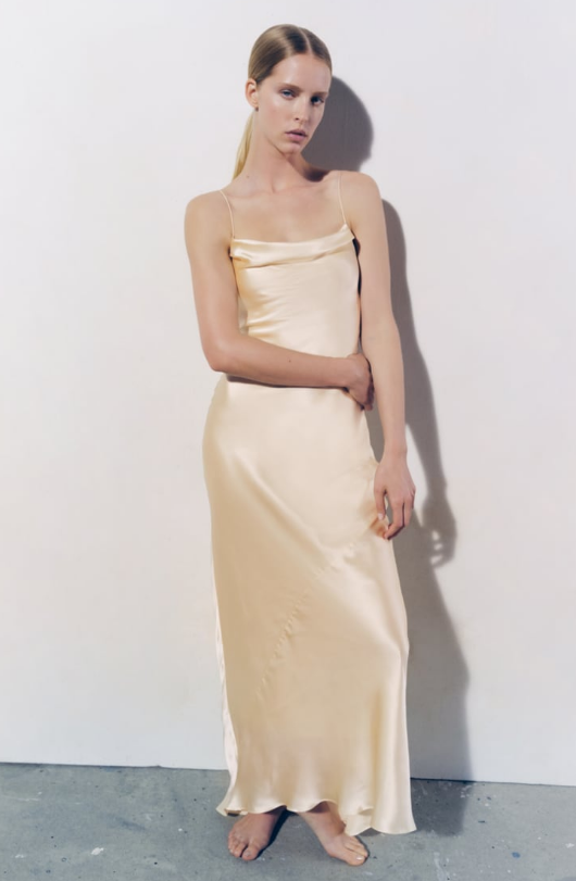 Trik za sužavanje svilene haljine