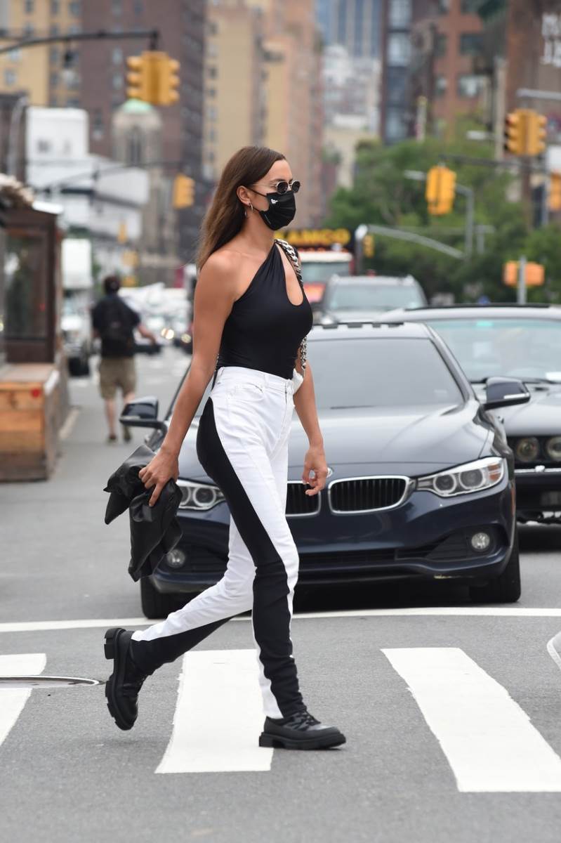 Farmerke koje podižu zadnjicu