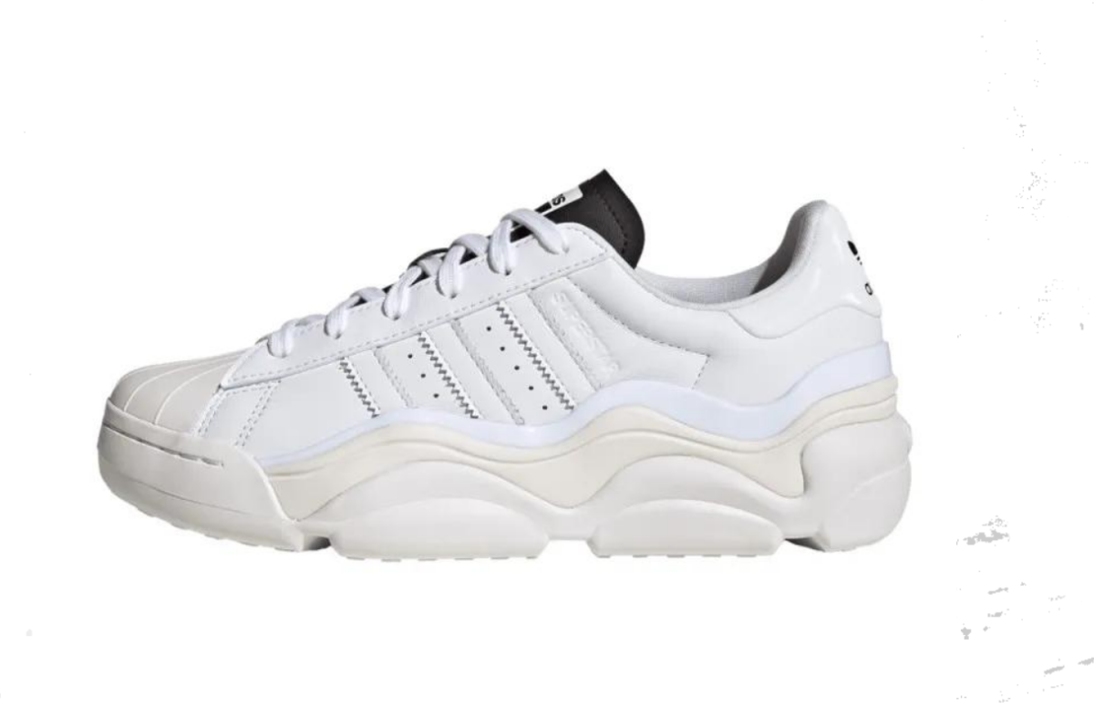 Kako nositi bele patike ovog proleća?