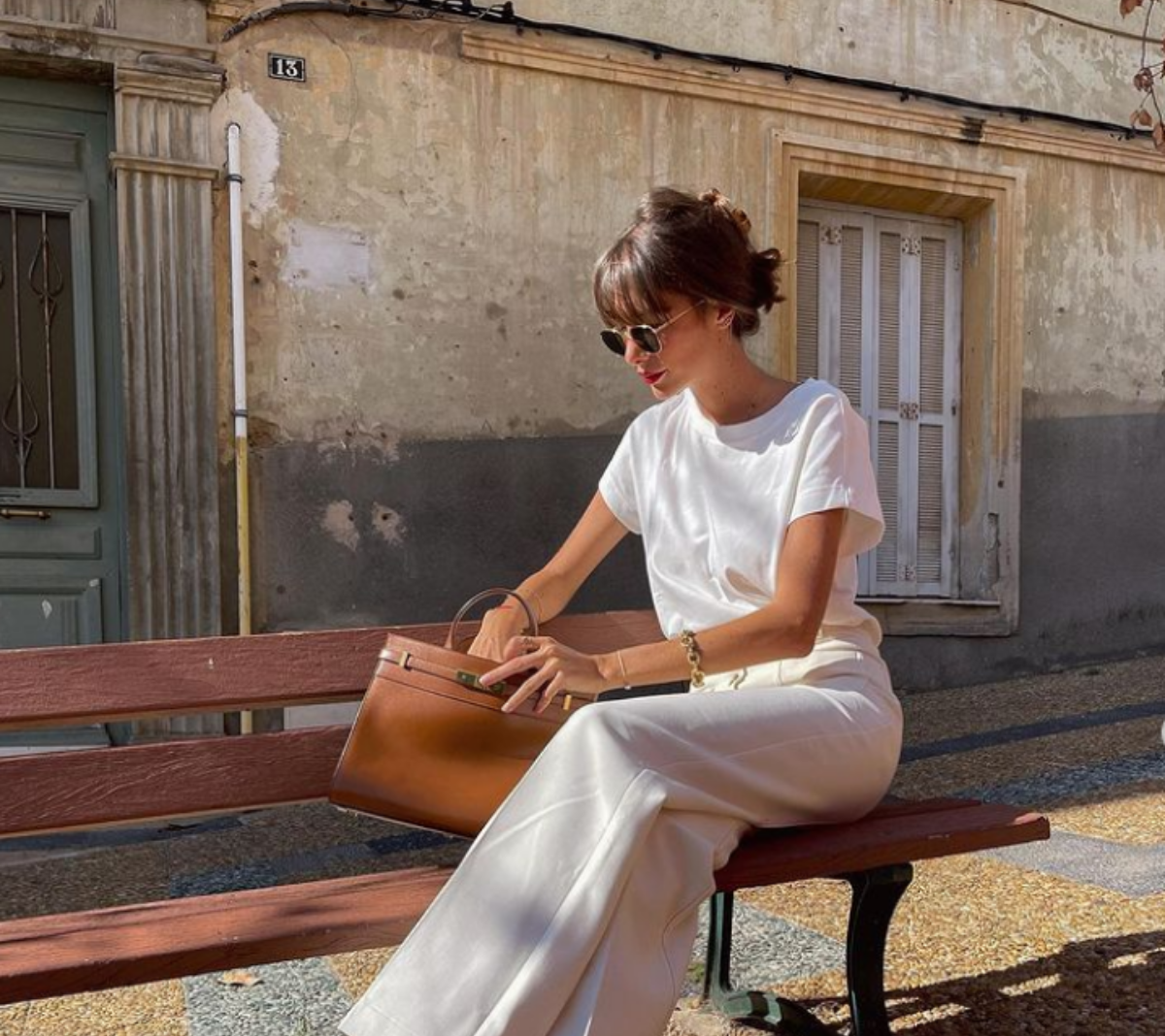 Kako da nosite belu majicu, a da izgleda skupo